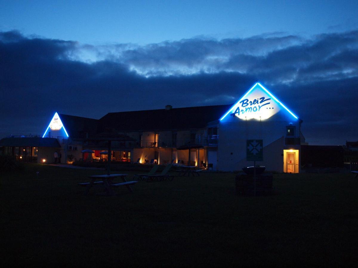 Breiz Armor Hotel Pouldreuzic Bagian luar foto