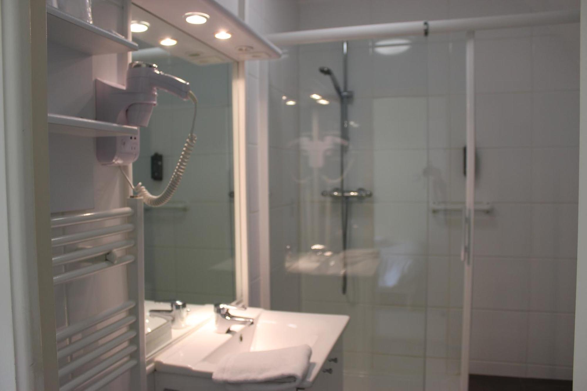 Breiz Armor Hotel Pouldreuzic Ruang foto