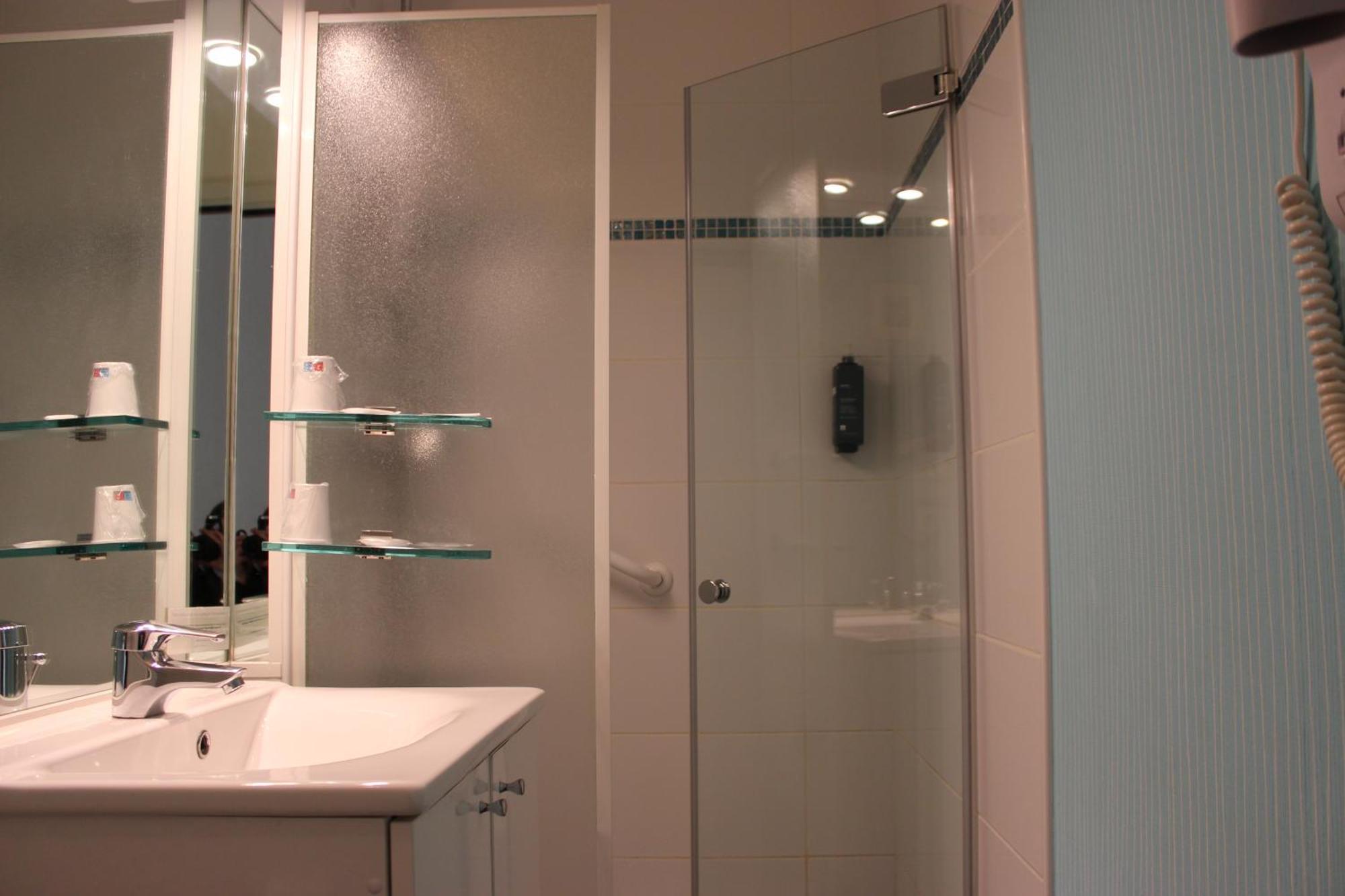 Breiz Armor Hotel Pouldreuzic Bagian luar foto