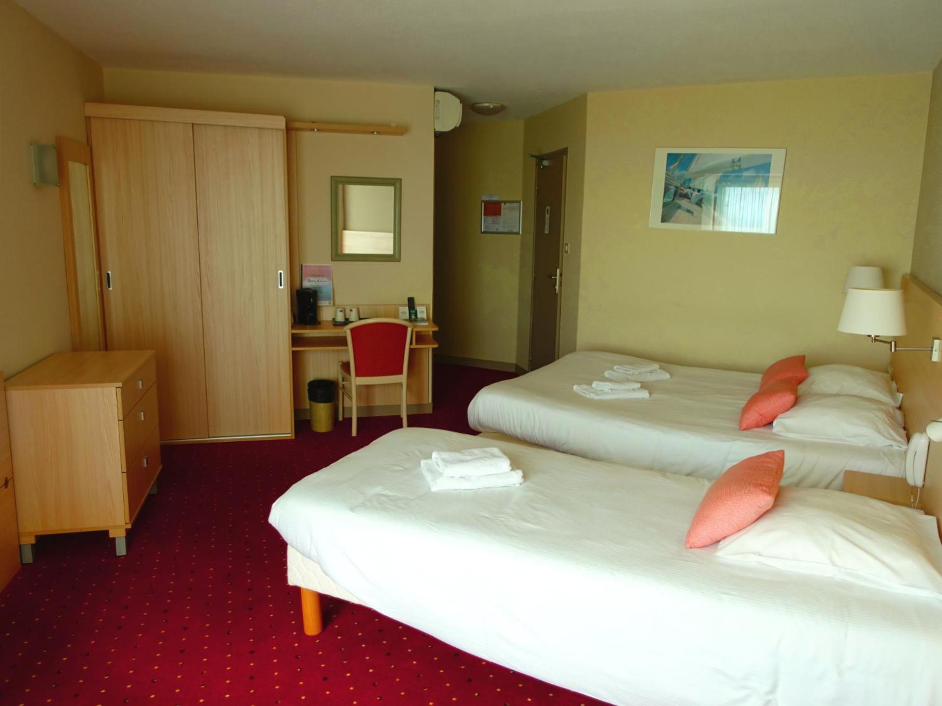 Breiz Armor Hotel Pouldreuzic Bagian luar foto
