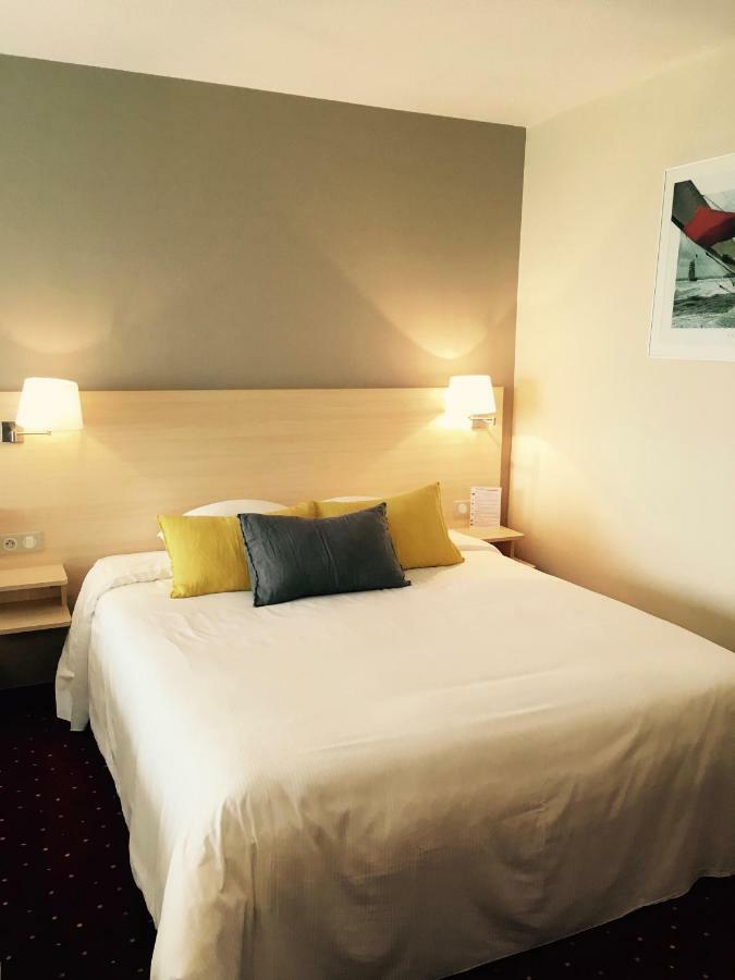 Breiz Armor Hotel Pouldreuzic Bagian luar foto